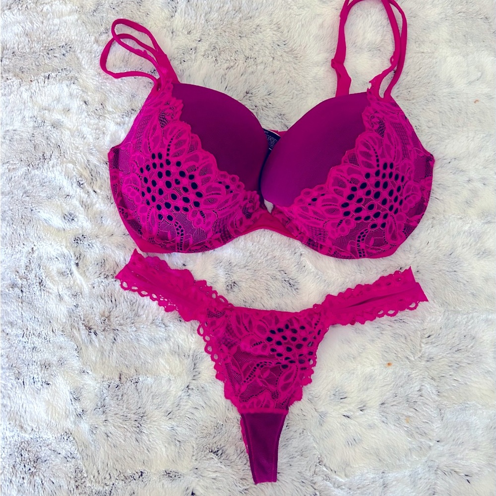 *NEW* Victoria's Secret bra and panties